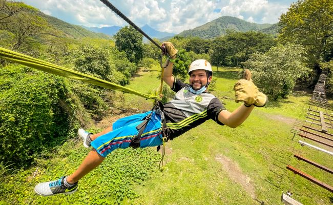 Canopy entre árboles.